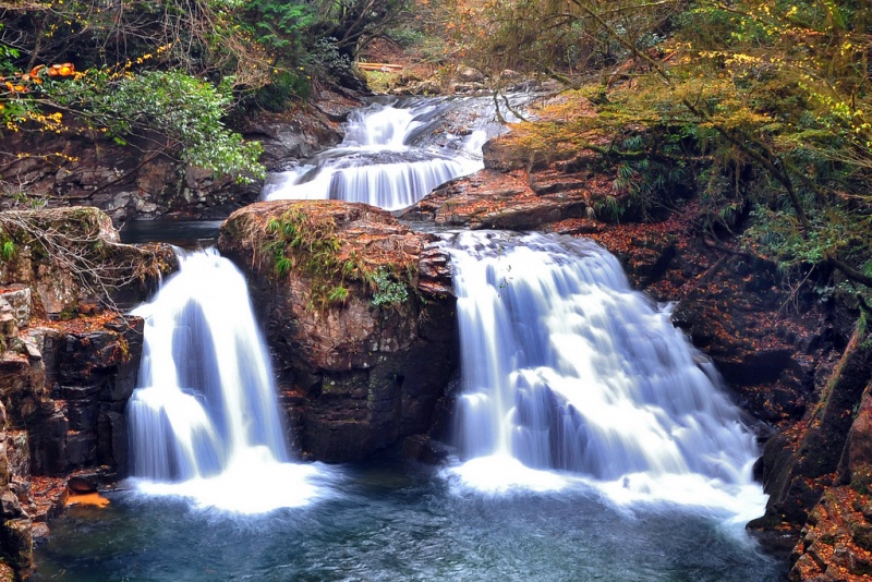File:Akame Falls.jpg