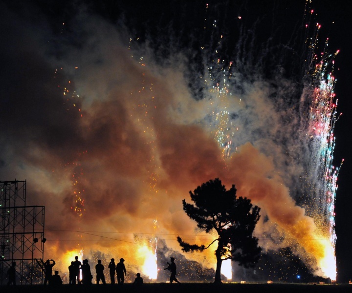 File:Oyodo Fireworks.jpg