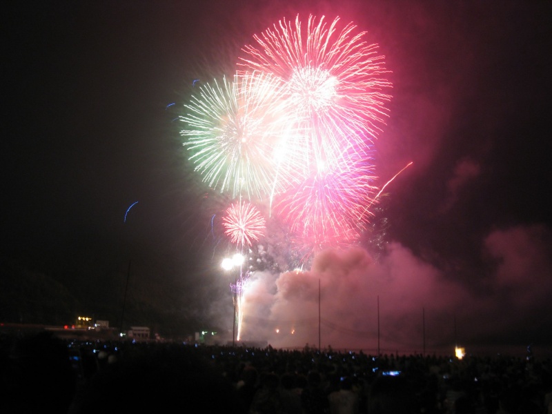 File:Kumano Fireworks Finale.jpg